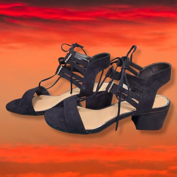 C Est 1946 black faux-suede sandals, size 11W NWT - Picture 4 of 8